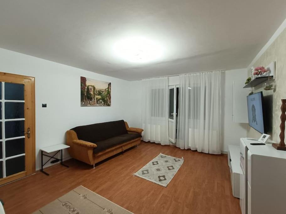 Apartament Alis2011 Buzau Exterior photo